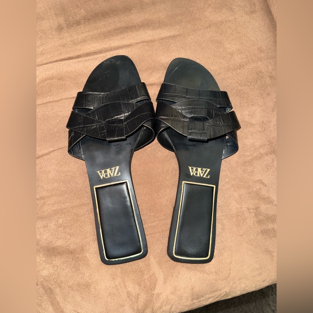 Zara Black Croc-Patterned Sandals